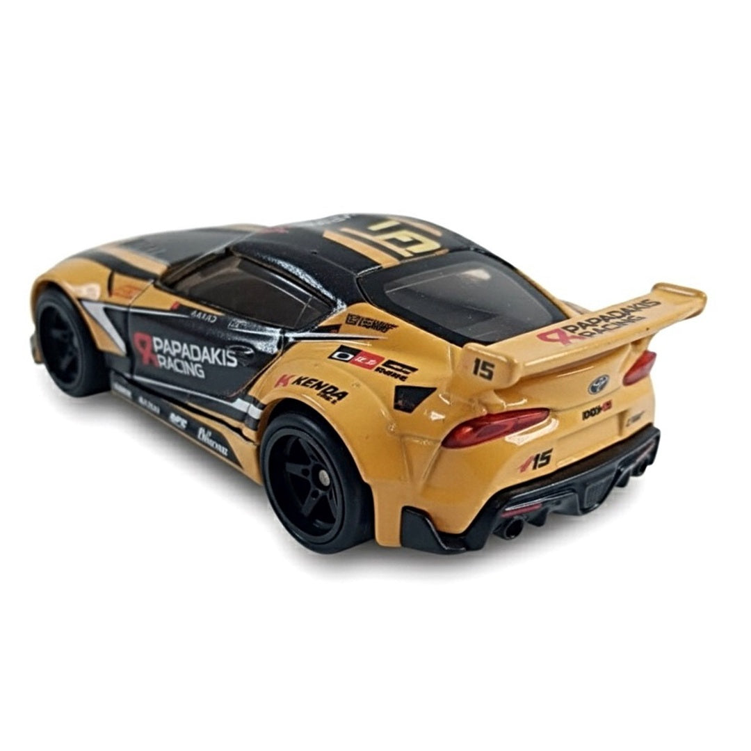 Hot Wheels Team Transport #86 '20 Toyota GR Supra & Fleet Street 1