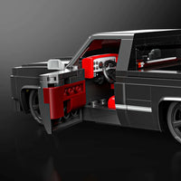 Hot Wheels Brick Shop '83 Chevy Silverado Building Toy Kit 225 Pieces 1:32 Mattel