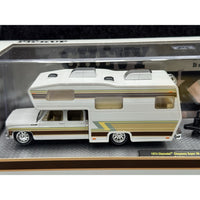 M2 Machines 1974 Chevrolet Cheyenne Super 30 S46 1:64 Diecast Car