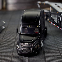 Hot Wheels Freightliner Cascadia Elite 64 Black Collectors Transporter 1:64 Diecast