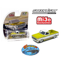 Greenlight 1:64 1972 Chevrolet C-10 Short Bed Custom Green and White 1352002