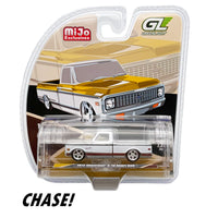 CHASE Greenlight 1:64 1972 Chevrolet C-10 Short Bed Custom Green and White Raw Chase & Regular