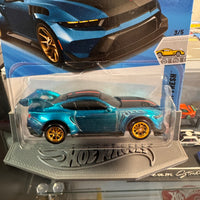 Hot Wheels 2025 B Case Ford Mustang GTD Super Treasure Hunt and '92 Dodge Viper Rt/10
