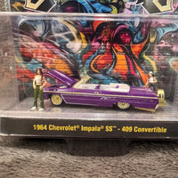 M2 Machines 1964 Chevrolet Impala SS - 409 Convertible Low Riders Diorama w/ Lady Figures 67500-MJS02 CHASE
