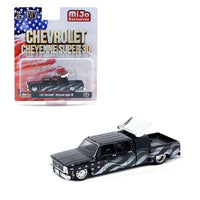 M2 Machines 1973 Chevrolet Cheyenne Super 30 Stars & Stripes