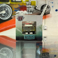 M2 Machines 1958 Chevrolet Cameo Truck CHASE R54 1:64 diecast