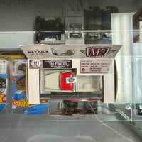 M2 Machines 1958 Chevrolet Cameo Truck CHASE R54 1:64 diecast