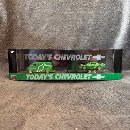 M2 Machines 1971 Chevrolet Van G10 & 1985 Chevrolet Camaro IROC-Z R94 CHASE