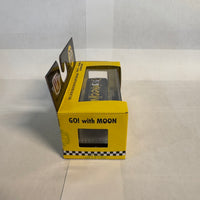 M2 Machines Mooneyes 1960 VW Delivery Van 1:64 Yellow/Black Diecast