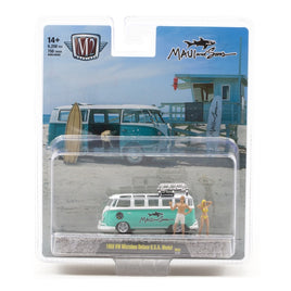 M2 Machines Auto Figures 1959 VW Mircobus Deluxe U.S.A. With Figures Model 1:64 Diecast Car