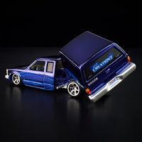 Hot Wheels Red Line Club Exclusive 1986 Nissan 720 King Cab Blue 1/64 Diecast Car