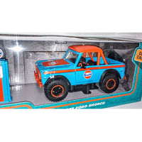 Jada Just Trucks 1973 Ford Bronco Gulf Die-Cast Car & Gas Pump