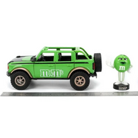 Jada Toys - Hollywood Rides - M&M'S 2021 Ford Bronco with Green M&M'S Metal Figure