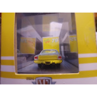 M2 Machines Mello Yello Hauler 1969 Dodge L600 & 1969 Plymouth Road Runner CHASE
