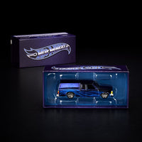 Hot Wheels Red Line Club Exclusive 1986 Nissan 720 King Cab Blue 1/64 Diecast Car