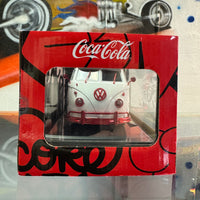 M2 Machines 1960 VW Delivery Van Coke CHASE WMTS01 1:24 Diecast